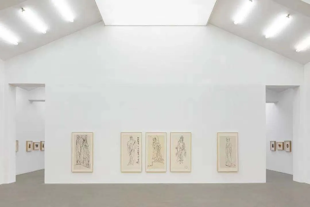 袁运生《魂兮归来》展览现场 - 北魏佛像写生部分，站台中国