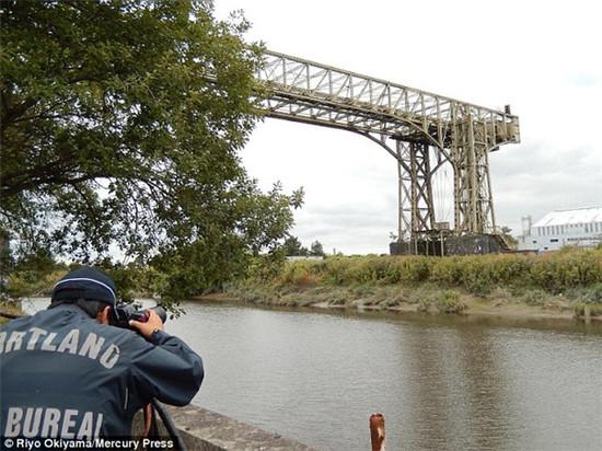 日摄影师两次远赴英国拍摄古老沃灵顿运输桥