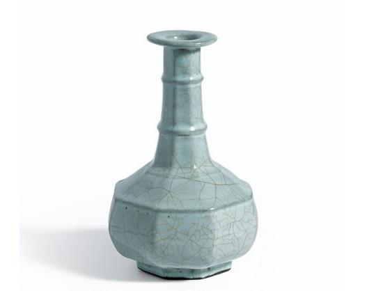 官窑花瓶,南宋(1127-1279)图片 courtesy Sotheby's.
