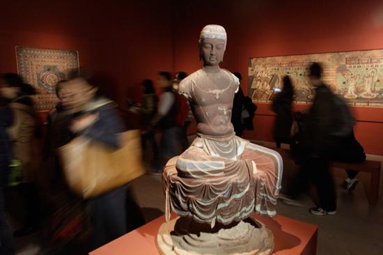 来自莫高窟的众多艺术珍品在上海喜玛拉雅美术馆一展真容。 文内图来自澎湃新闻记者 高剑平