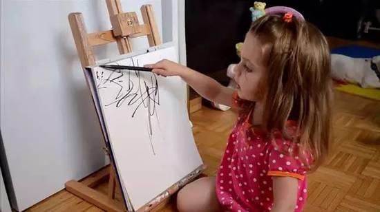 她把3岁女儿的涂鸦变成美丽画作  最有爱的艺术合作