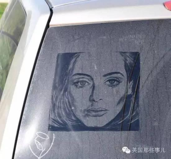 哇哦!看帅哥理发师“玩转”艺术
