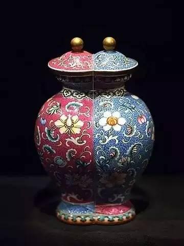 清·乾隆珐琅彩缠枝莲纹双连瓶 北京故宫博物院