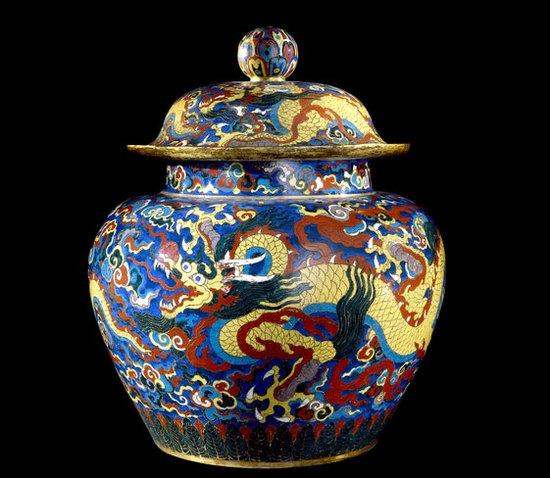 景泰蓝瓷坛 明代宣德年间 (公元1426-1435年)可能出自中国北京