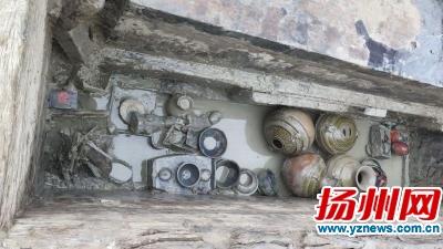 墓内出土的陶器 墓内出土的陶器