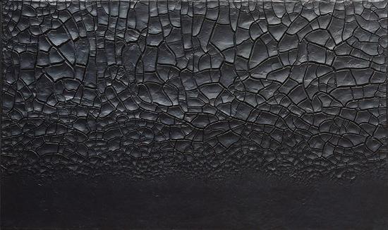 阿尔伯托·布里,《Grande cretto nero》,1977 古根海姆美术馆,2015年10月9日-2016年1月6日