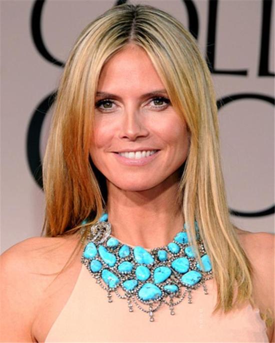 Heidi Klum这条层次感丰富的绿松石项链，彰显独特气质。