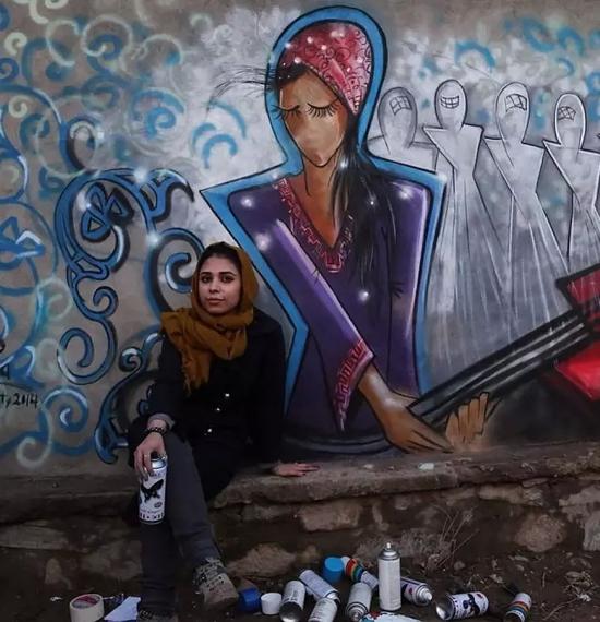 艺术的力量强于战争 访谈阿富汗首位街头女艺术家