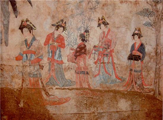 辽·宝山2号-仕女图(寄锦图局部)7(《内蒙古辽代壁画》文物出版社出版发行2009年12月)