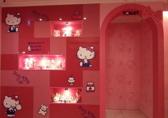 Hello Kitty 开出了24 小时营业咖啡厅