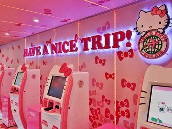 Hello Kitty 开出了24 小时营业咖啡厅
