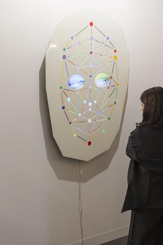 Lisson画廊展位上展示的托尼·奥斯勒的作品 图片:courtesy of Art Basel