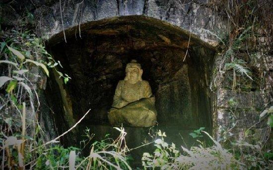 如无当地村民的带领,是很难找到的。