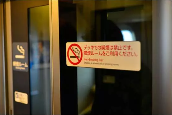 日本新干线又玩新花样:一个会移动的美术馆