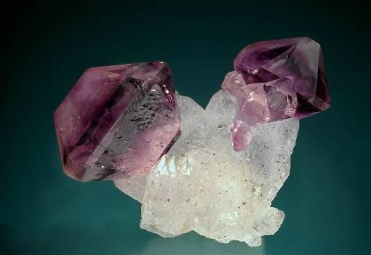 日本律双晶,紫晶,4.9厘米
Andilamena, Tamatave, Madagascar