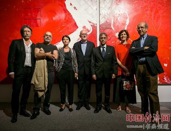 意大利艺术家和策展人合影
