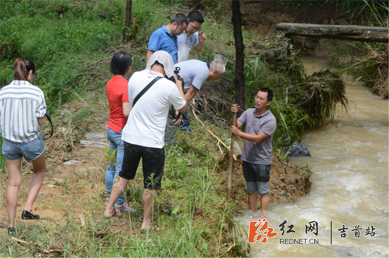 暴雨衝出青銅器 農民上交獲2萬