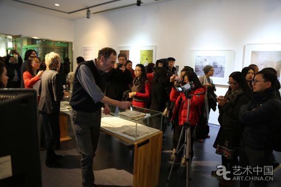 西班牙艺术家Fernando Bellver现场完成“画龙点睛”环节