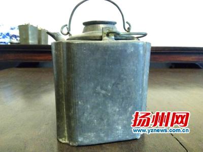 “四方形”锡制酒壶