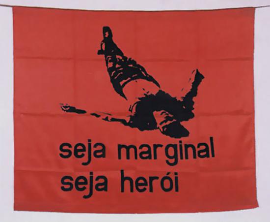 　　Hélio Oiticica， 《Seja Marginal， Seja Herói 》（（Be an Outlaw， Be a Hero）， 1968。

　　图片：Courtesy Wikiart。