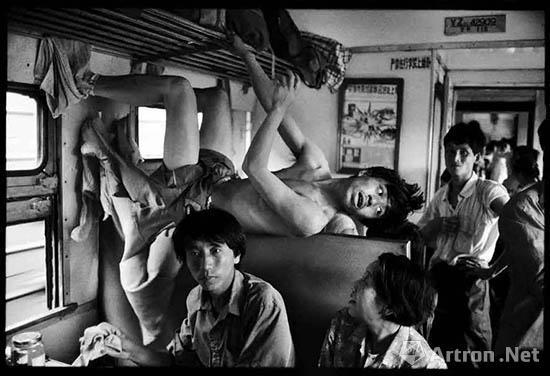 王福春 《火车上的中国人》 摄影作品