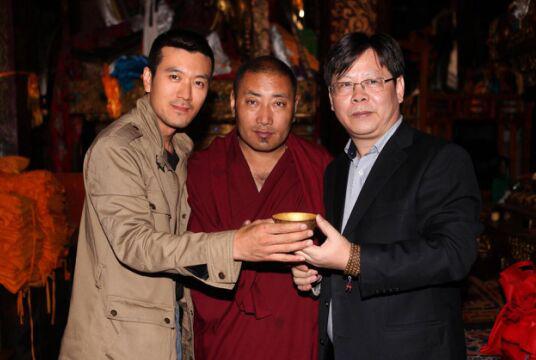 杨子先生与黄春和研究员在西藏