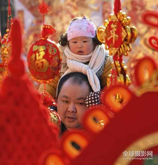 《逛花灯》　李妍 　摄