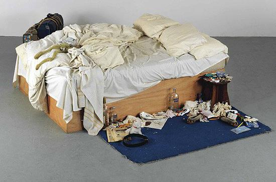 翠西·埃敏，《我的床》（My Bed，1998）。图片：Courtesy of Tate.