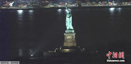 美国自由女神灯灭