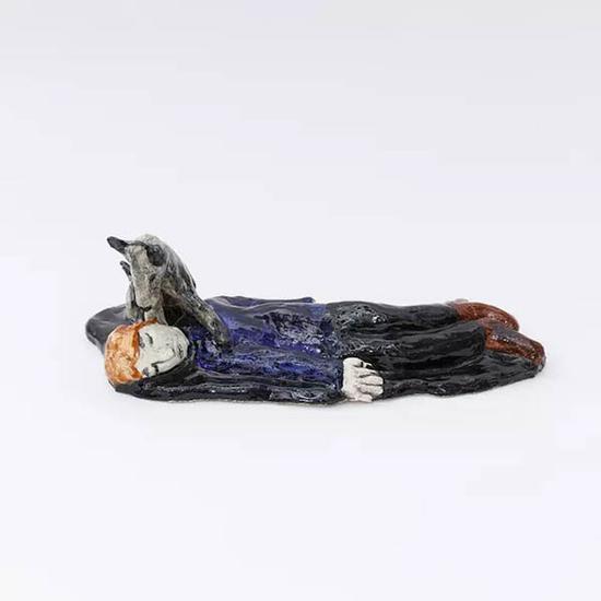 Klara Kristalova，1967 年出生于捷克的艺术家 《Sleeping， with Dog》，2010