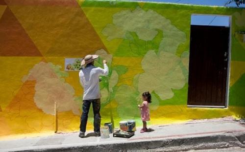 巴西当局和艺术家们表示，希望通过这些涂鸦来激励当地的年轻人通过艺术来表达自我。