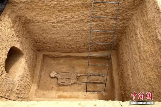 在建工地“惊醒”东周睡梦人现30座古代墓葬(图)