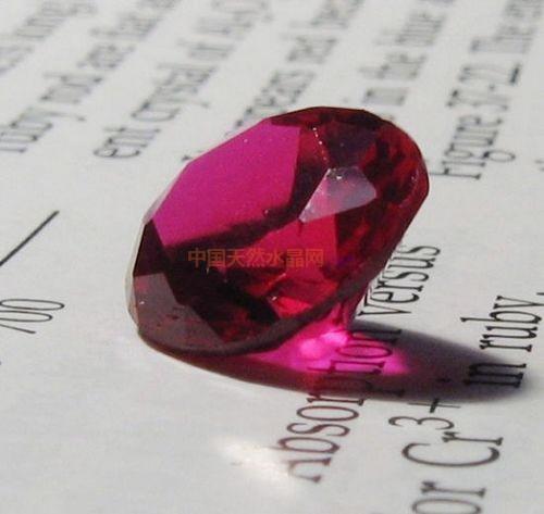 在清朝,红宝石是一品官和亲王的顶戴宝石 在清朝,红宝石是一品官和亲王的顶戴宝石