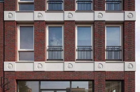 Attika Architekten设计的带有表情符号的建筑。图片:Courtesy Attika Architekten/photographer Bart van Hoek