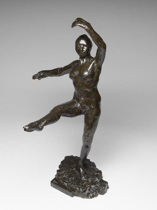德加，《Dancer, Fourth Position in Front on the Left Leg》（约1919–21年）。图片：Courtesy of the Fitzwilliam Museum, Cambridge