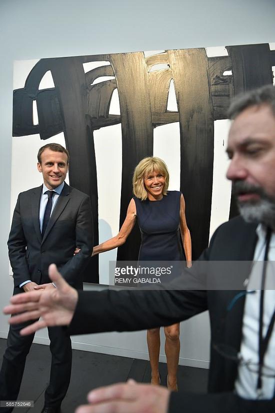 马克龙及妻子参观法国苏拉吉博物馆。图片：Getty Images