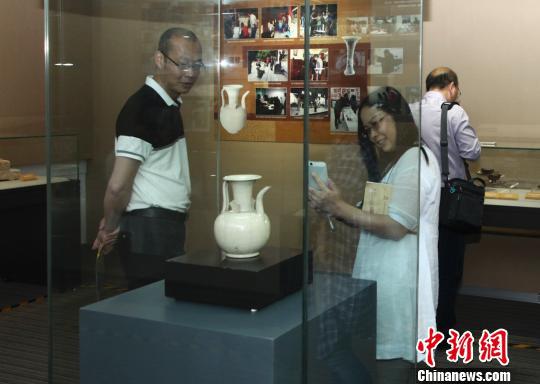 图为福建省第一次全国可移动文物普查成果展展品，其中不少文物还是首次与观众见面。　江净沙 摄