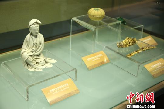 图为福建省第一次全国可移动文物普查成果展展品。　江净沙 摄