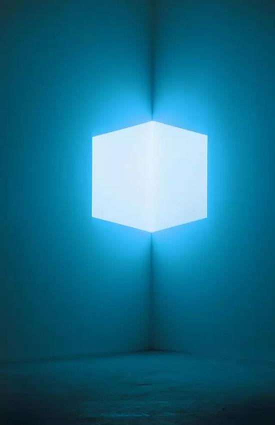 ▲ 詹姆斯·特瑞尔《Pale Blue》在展厅现场,图片来源:The Cultural trip