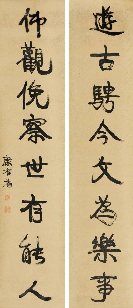 纸本立轴
170.5×36.5 cm×2
RMB: 120,000-150,000
