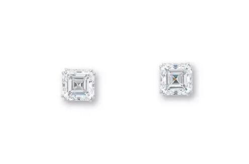 4.51及4.42克拉正方形E-F/VVS2钻石耳环

估价：港元 1,200,000- 1,800,000