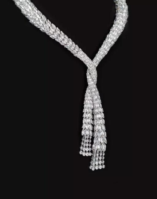钻石项链
Tiffany & Co.设计
估价:港元 2,500,000- 3,500,000