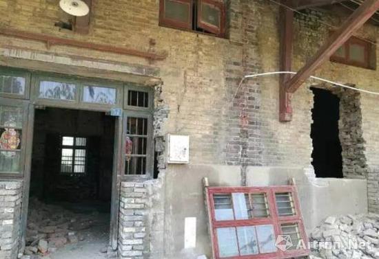 南京市百年文保建筑被剧组违规拆改。
