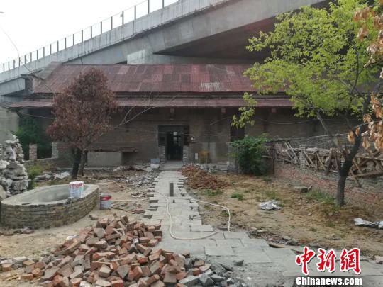 这栋青砖墙、红砖顶的百年小楼,整体依然还保持着英式风格。文物局供图