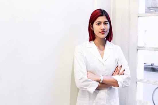 Emma Sulkowicz，《The Healing Touch Integral Wellness Center》。图片：致谢Philadelphia Contemporary/Emily Belshaw