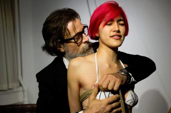 Emma Sulkowicz，《The ShipIs Sinking》，2017年。图片：Leila Ettachfini