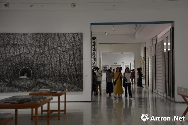 　　2017“开放的六月——四川美术学院毕业创作/设计展现场