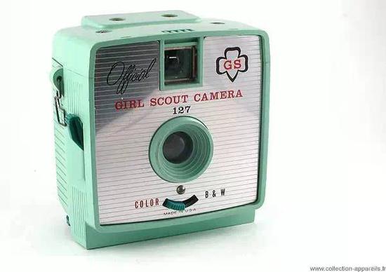 ■ 搭载50mm f/0.95镜头的佳能7旁轴，产于1961年
