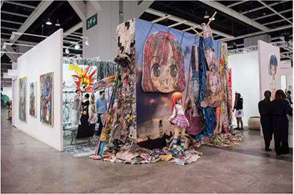 Kaikai Kiki画廊在2017年巴塞尔香港艺博会上。图片:Photo courtesy of Art Basel