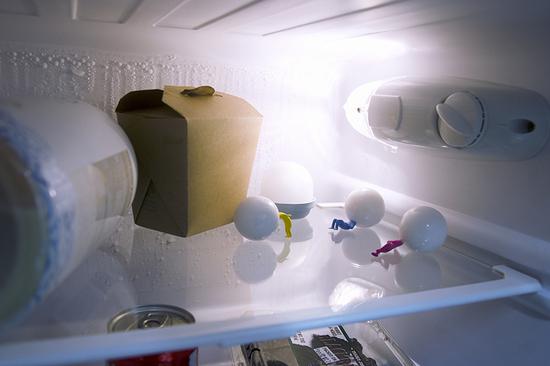 “flake”玩偶需要在冰箱中冷藏储存，从而保持活性